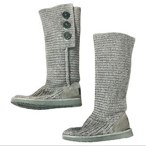 Ugg’s boots Australia size 7 women’s sheep skin woven button closure MSRP $150